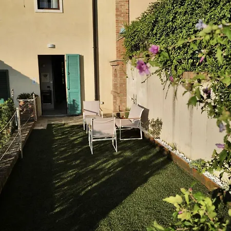 Casa Safranum Con Mini Piscina Privata E Giardino Vista Langhe Monforte dʼAlba