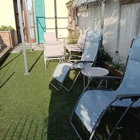 Casa Safranum Con Mini Piscina Privata E Giardino Vista Langhe Διαμέρισμα Monforte dʼAlba